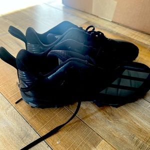 Kids football cleats excellent condition.